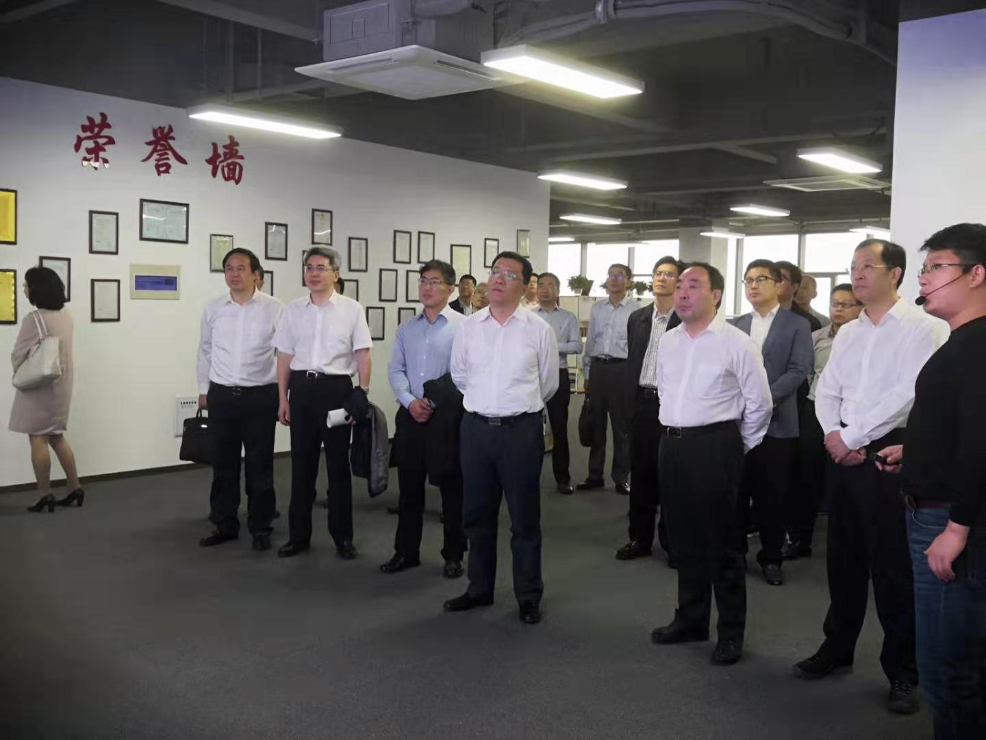 常州市市長(zhǎng)、市委副書(shū)記都來(lái)了，他們?cè)诳词裁矗? title=